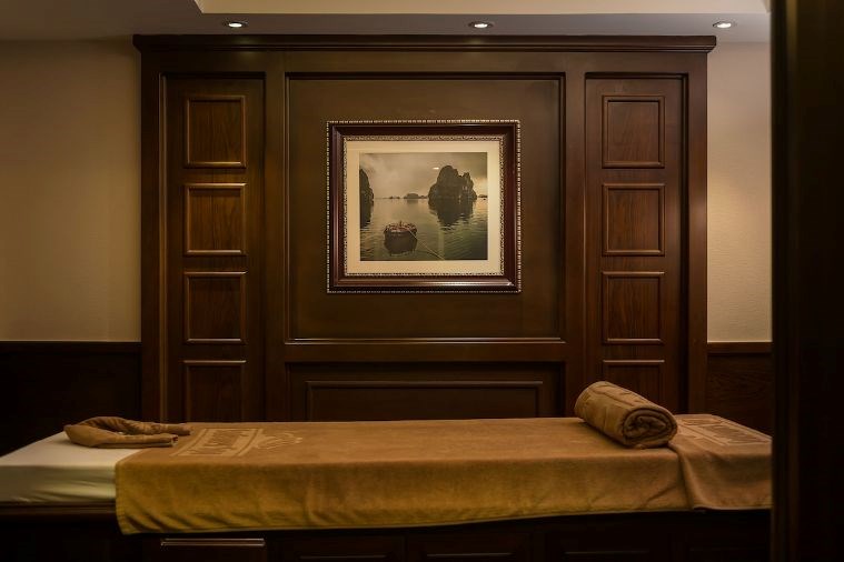 Du Thuyền Paradise Elegance Hạ Long